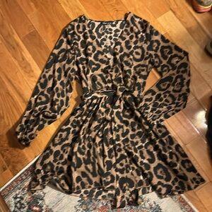 Deep v cut cheetah print long sleeve dress